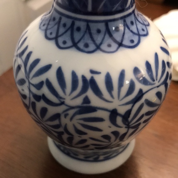 Hand Painted Chinoiserie Vase - Picture 6 of 12